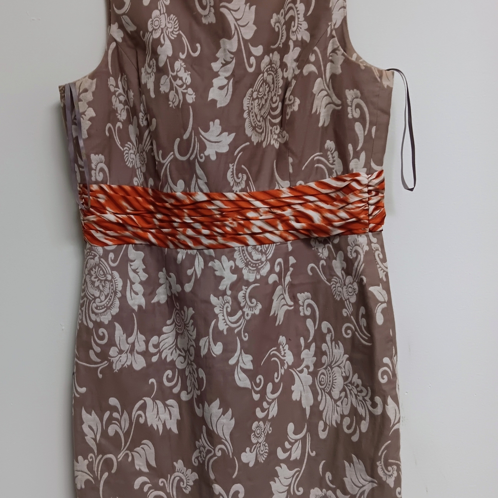 Taylor Floral Patterned Dress in Gray and White